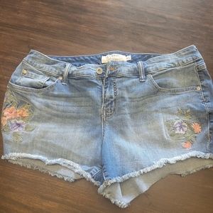 Torrid size 16 shorts